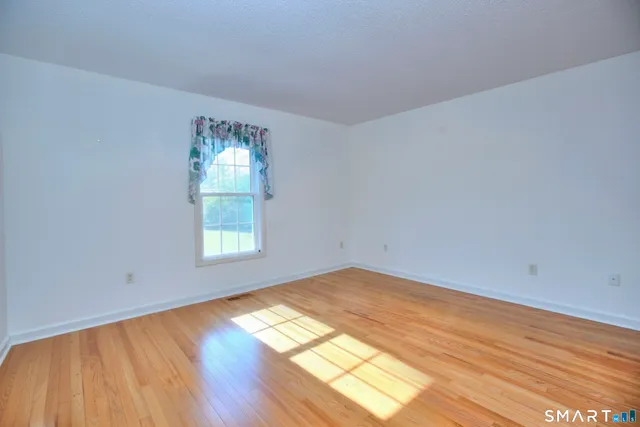 $799,000 | 160 Glengarry Road, Unit 160, Fairfield, CT 06825