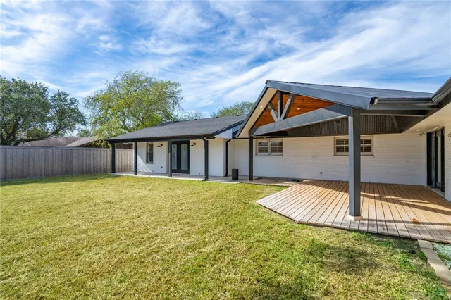 a front view of house with yard