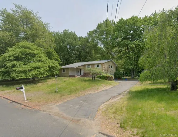$900,000 | 5 Flamingo Lane, Spring Valley, NY 10977