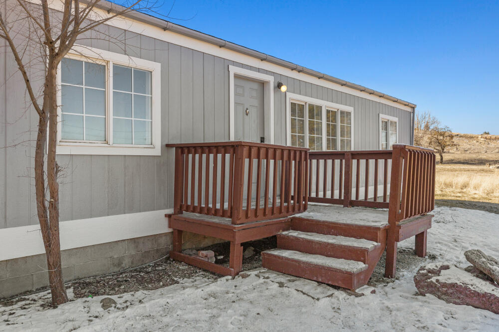 214 Gage Road Klamath Falls, OR 97601 - Photo 6 of 33 214GageRd-33