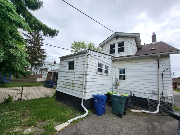 $145,000 | 1458 Cicotte Avenue, Lincoln Park, MI 48146