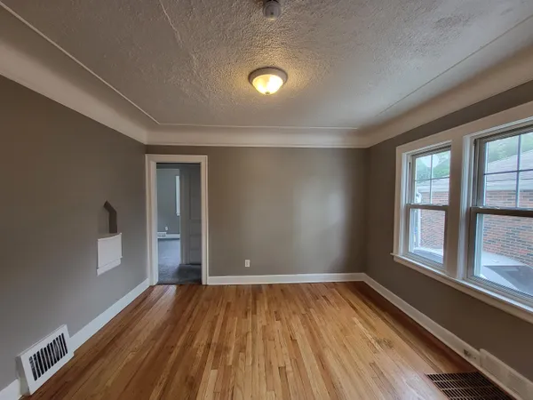 $145,000 | 1458 Cicotte Avenue, Lincoln Park, MI 48146