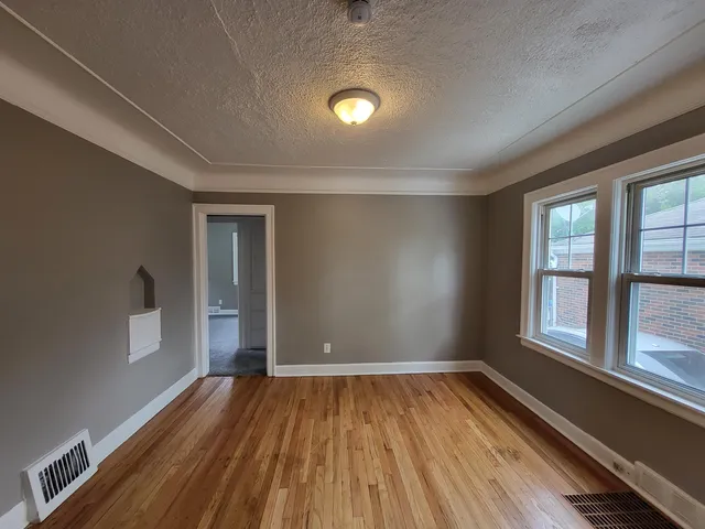 $177,400 | 1458 Cicotte Avenue, Lincoln Park, MI 48146