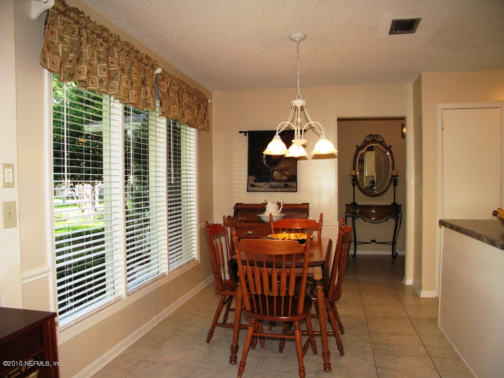 152 Foxridge Road Orange Park, FL 32065 - Photo 10 of 27 Breakfast Area