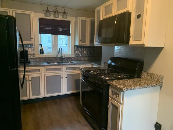 $1,550 | 293 Linden Street, Unit 1 REAR, Fall River, MA 02720