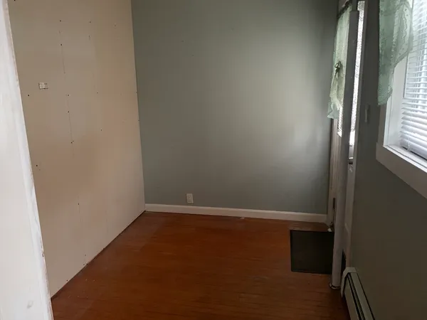 $1,550 | 293 Linden Street, Unit 1 REAR, Fall River, MA 02720