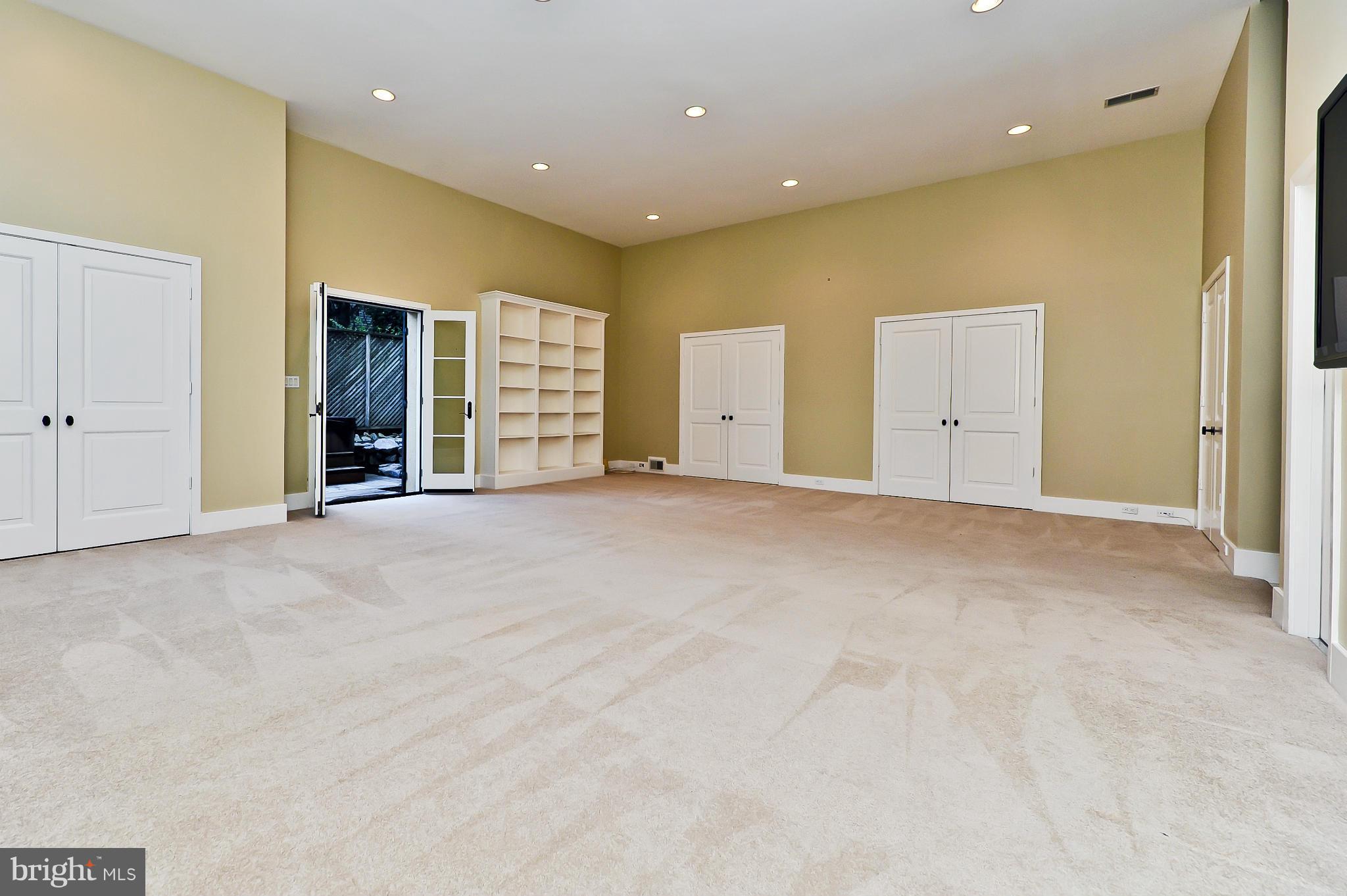 7608 Southdown Road Alexandria, VA 22308 - Photo 28 of 30 a view of an empty room with a window