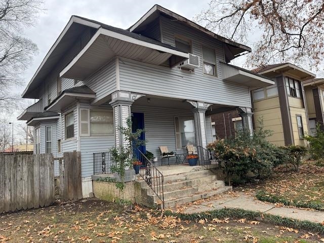 68 North Willett Street Memphis, TN 38104 - Photo 5 of 16 View of front facade featuring a porch