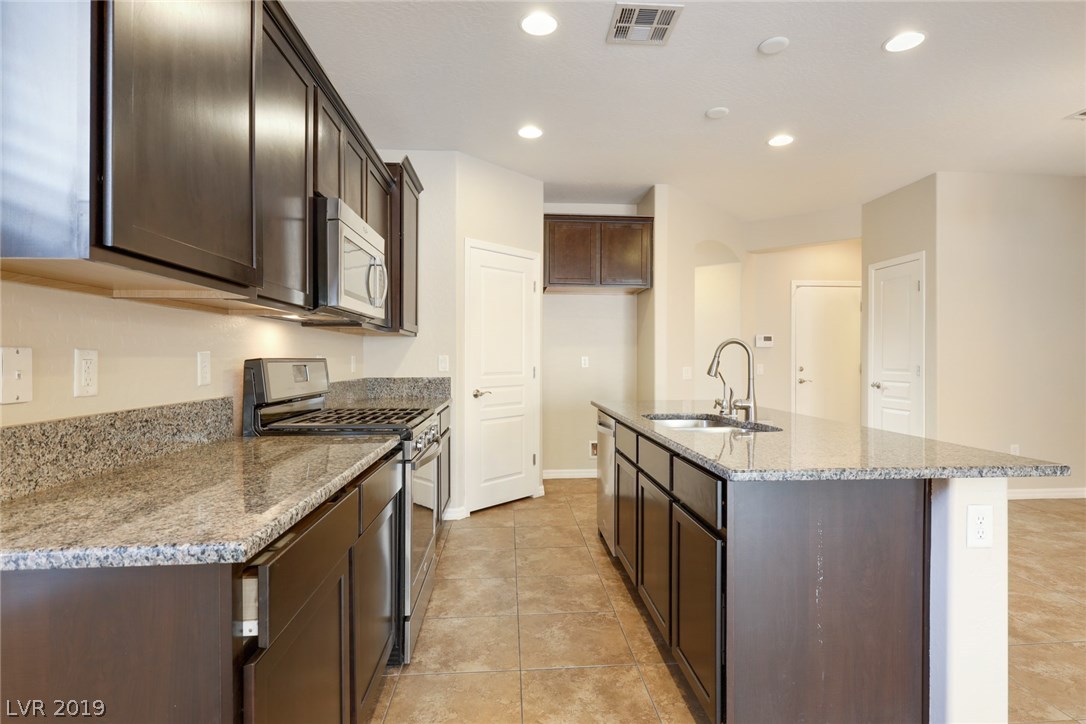 6978 Florido Road Las Vegas, NV 89178 - Photo 6 of 35 Gallery Image 6