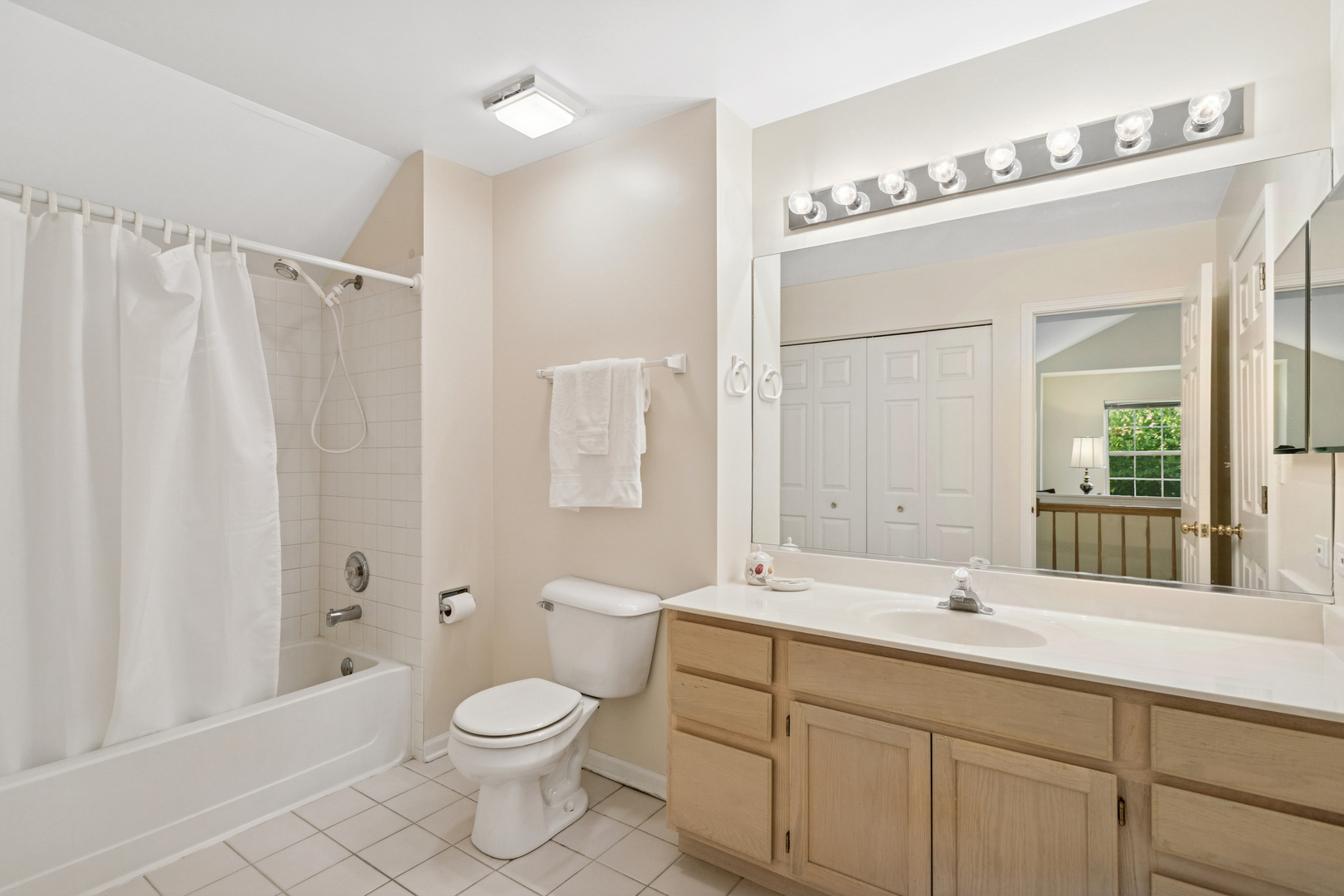 350 Cimarron Road East Lombard, IL 60148 - Photo 16 of 22 Gallery Image 16