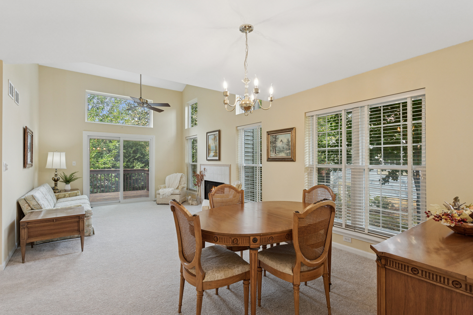 350 Cimarron Road East Lombard, IL 60148 - Photo 3 of 22 Gallery Image 3