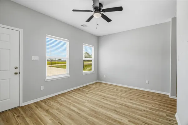 $1,500 | 201 North B N Bay Street, Anahuac, TX 77514
