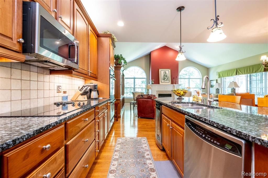 3612 Windingbrook Circle, Unit 72 Rochester Hills, MI 48309 - Photo 14 of 41