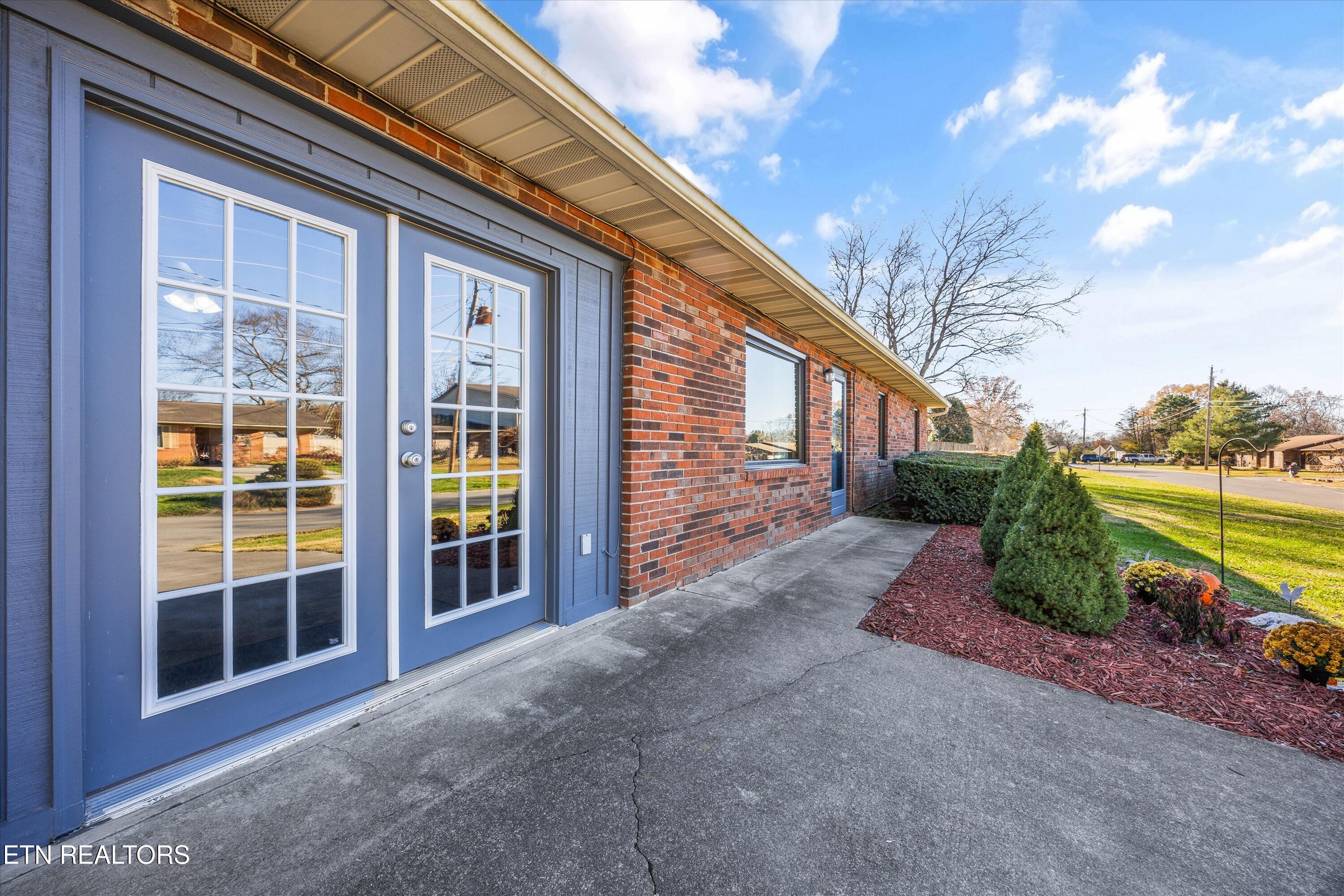 231 River Bottom Drive Sevierville, TN 37862 - Photo 2 of 25 04-231 River Bottom Dr 25