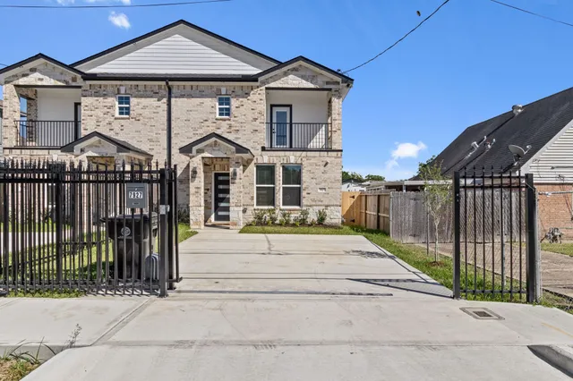 $2,000 | 7927 Colonial Lane, Houston, TX 77051