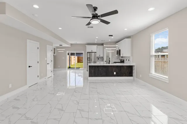 $2,000 | 7927 Colonial Lane, Houston, TX 77051