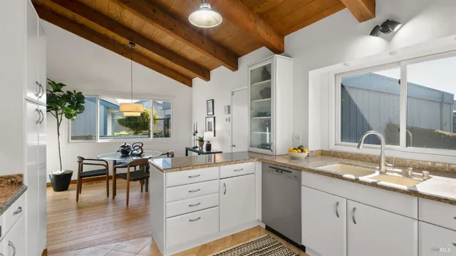 $2,148,000 | 49 Vía La Brisa, Larkspur, CA 94939