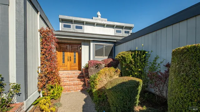 $2,148,000 | 49 Vía La Brisa, Larkspur, CA 94939