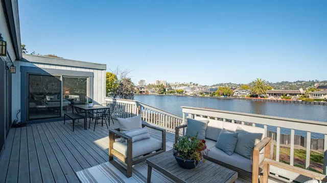 $2,148,000 | 49 Vía La Brisa, Larkspur, CA 94939