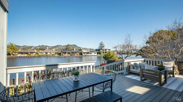 $2,148,000 | 49 Vía La Brisa, Larkspur, CA 94939