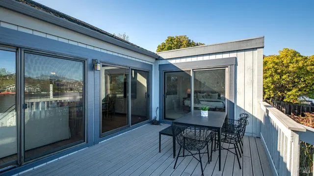 $2,148,000 | 49 Vía La Brisa, Larkspur, CA 94939