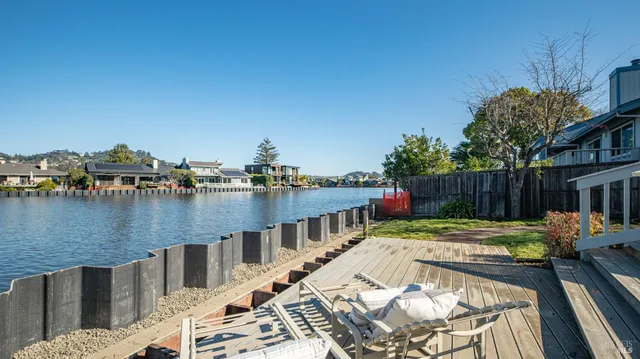 $2,148,000 | 49 Vía La Brisa, Larkspur, CA 94939