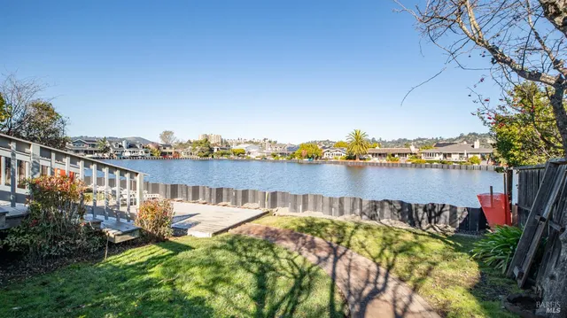 $2,148,000 | 49 Vía La Brisa, Larkspur, CA 94939