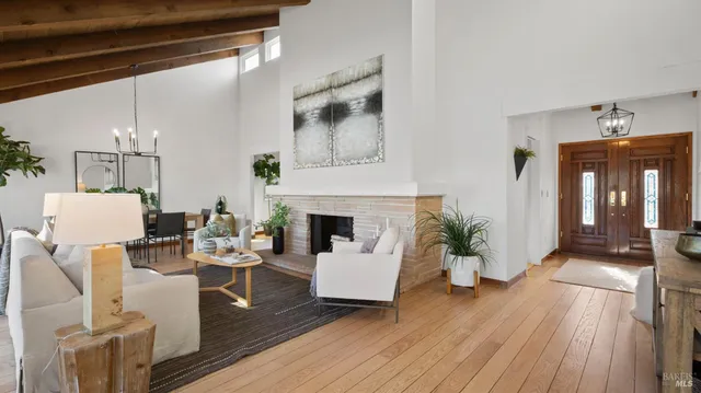 $2,148,000 | 49 Vía La Brisa, Larkspur, CA 94939