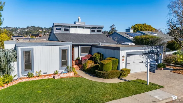 $2,148,000 | 49 Vía La Brisa, Larkspur, CA 94939