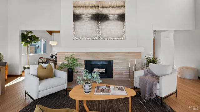 $2,148,000 | 49 Vía La Brisa, Larkspur, CA 94939