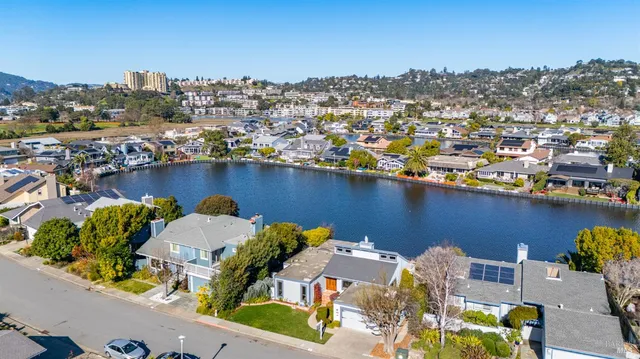 $2,148,000 | 49 Vía La Brisa, Larkspur, CA 94939