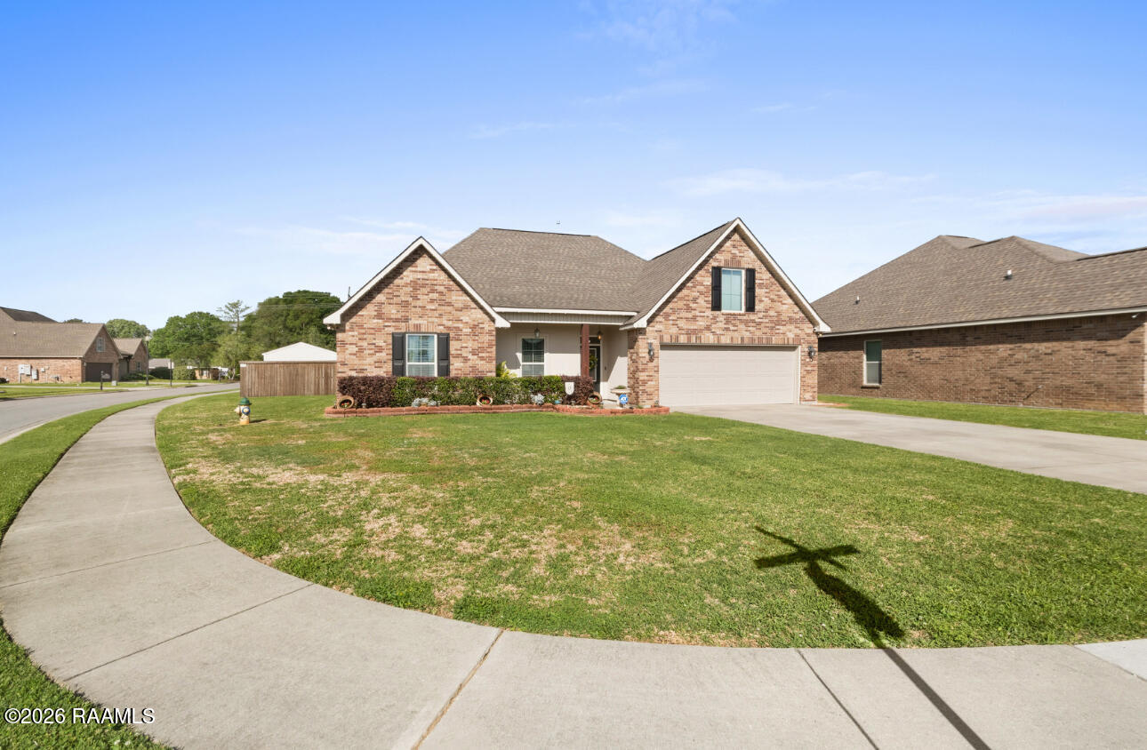 310 Cascade Water Lane Broussard, LA 70518 - Photo 2 of 32 IMG_2666