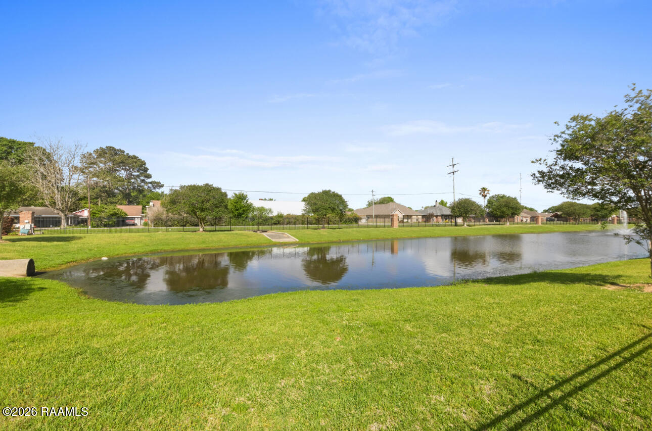 310 Cascade Water Lane Broussard, LA 70518 - Photo 4 of 32 IMG_2695