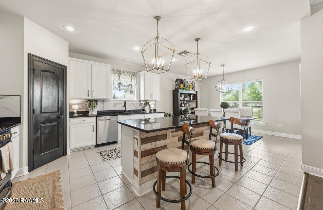 310 Cascade Water Lane Broussard, LA 70518 - Photo 9 of 32 IMG_2680