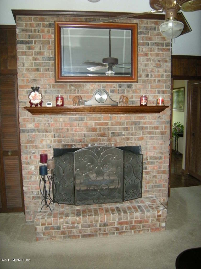 1028 Martinique Road Jacksonville, FL 32216 - Photo 14 of 33 Den 3