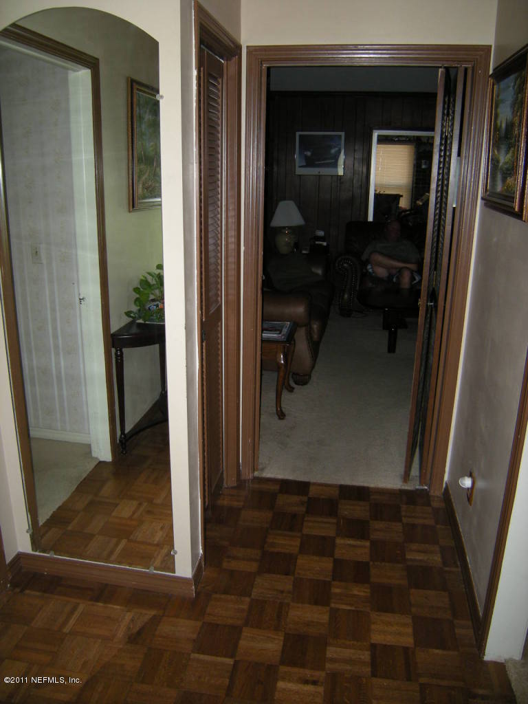 1028 Martinique Road Jacksonville, FL 32216 - Photo 15 of 33 Entry hall