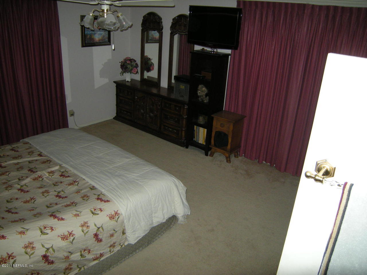 1028 Martinique Road Jacksonville, FL 32216 - Photo 26 of 33 Master Bedroom