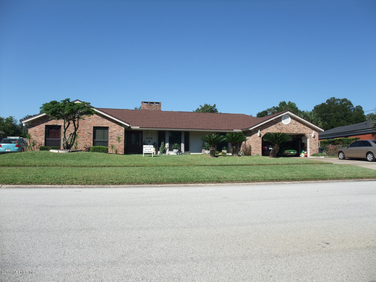 1028 Martinique Road Jacksonville, FL 32216 - Photo 5 of 33 Yard of the Month!