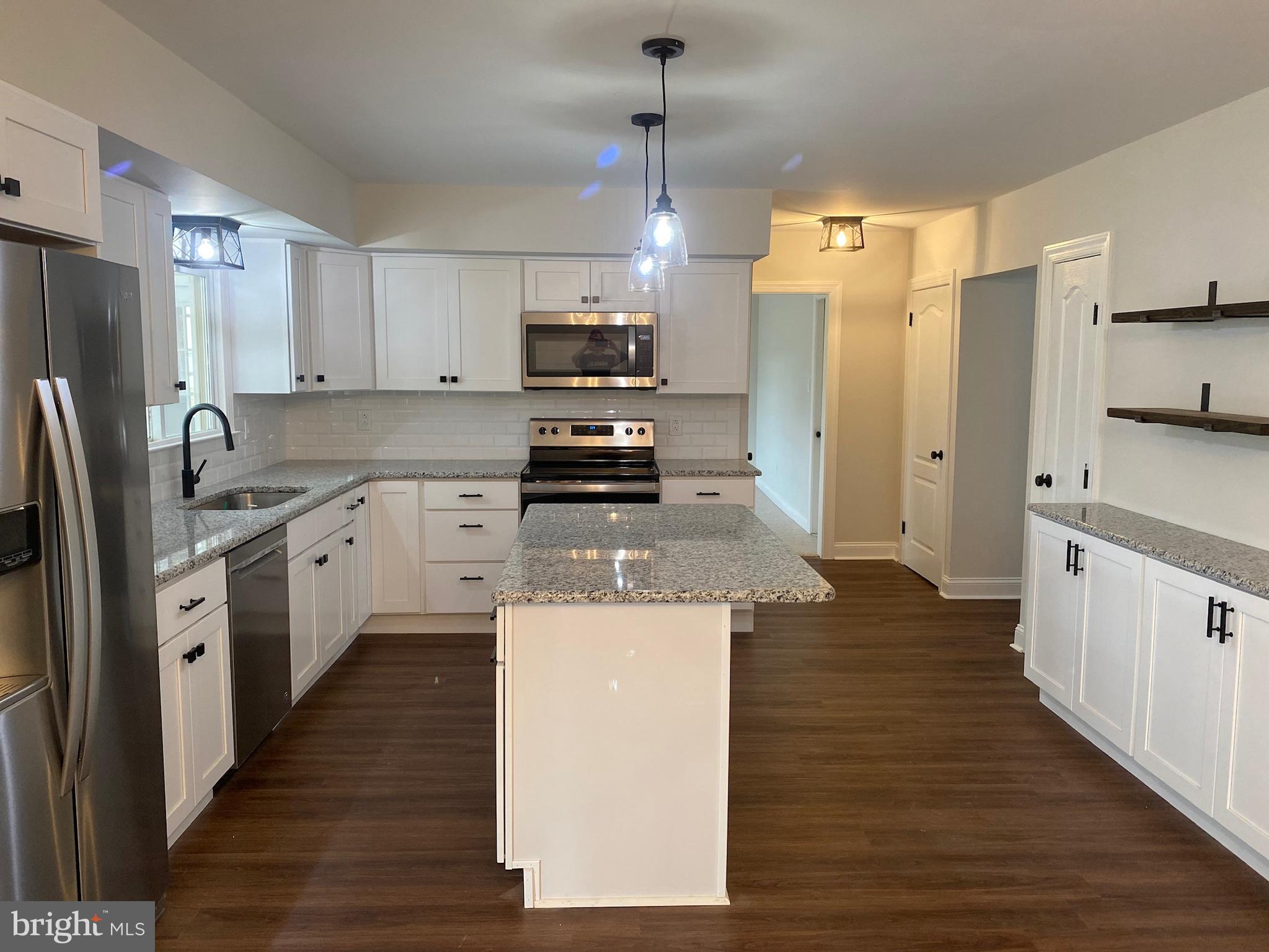522 Rohach Road Aston, PA 19014 - Photo 6 of 38