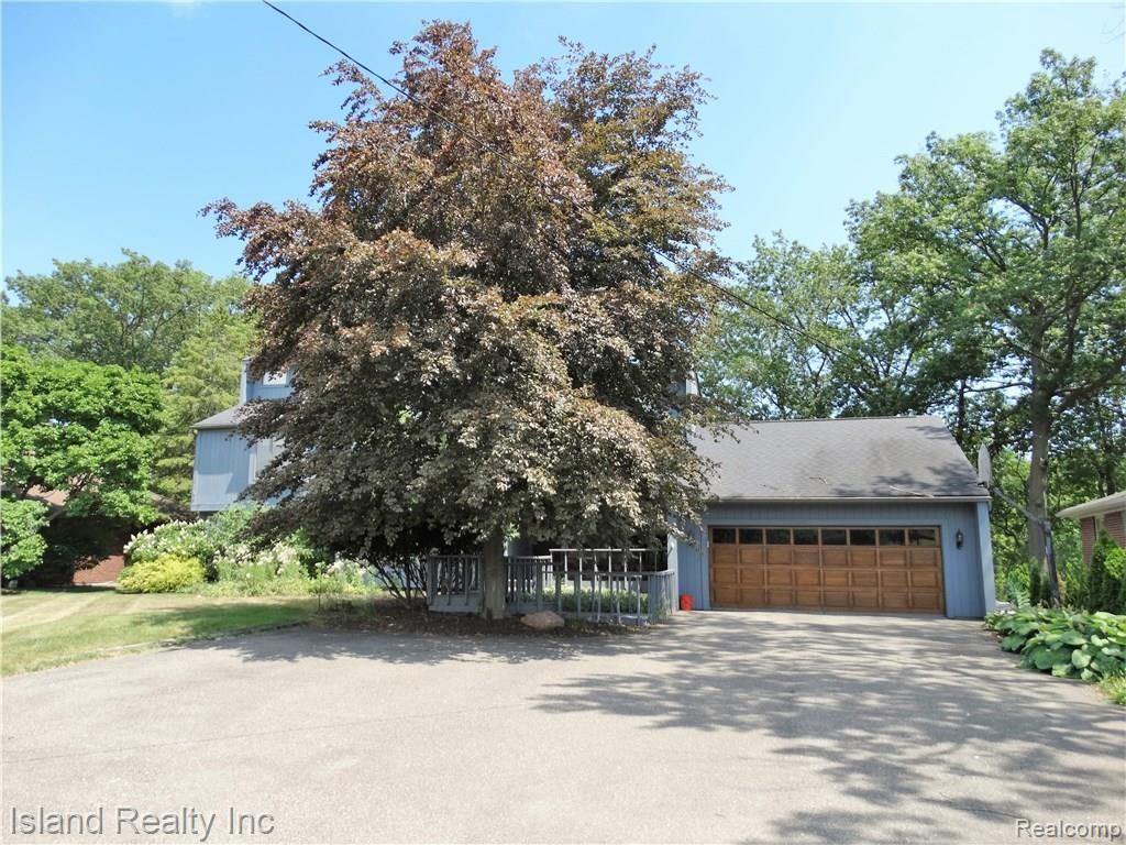 22673 Meridian Road Grosse Ile, MI 48138 - Photo 2 of 48