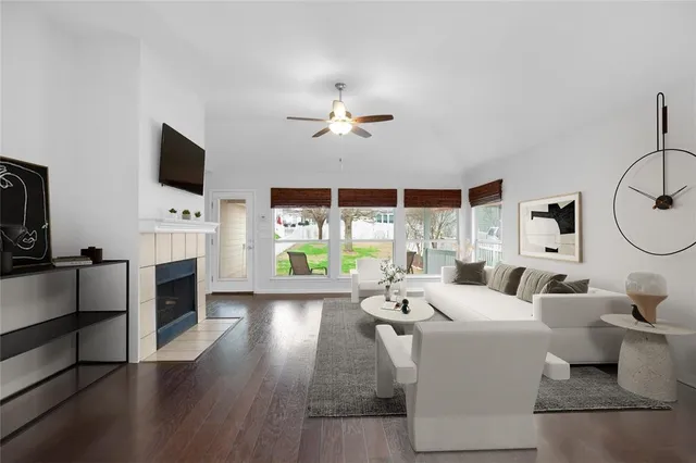 $2,100 | 281 Hutton, Kyle, TX 78640