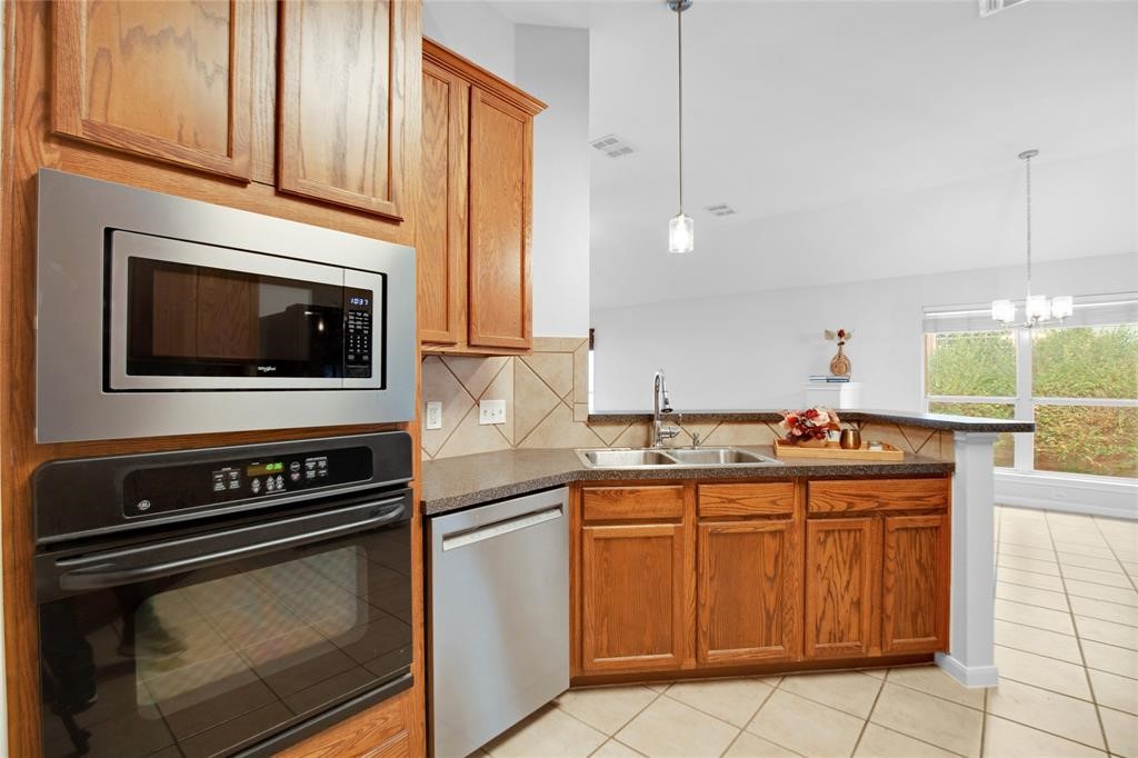 281 Hutton Kyle, TX 78640 - Photo 7 of 37