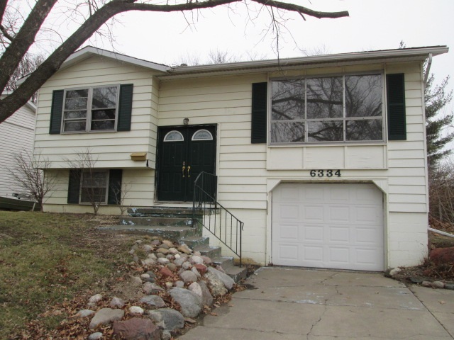 6334 North Randwick Road Peoria, IL 61615 - Photo 1 of 13 Gallery Image 1