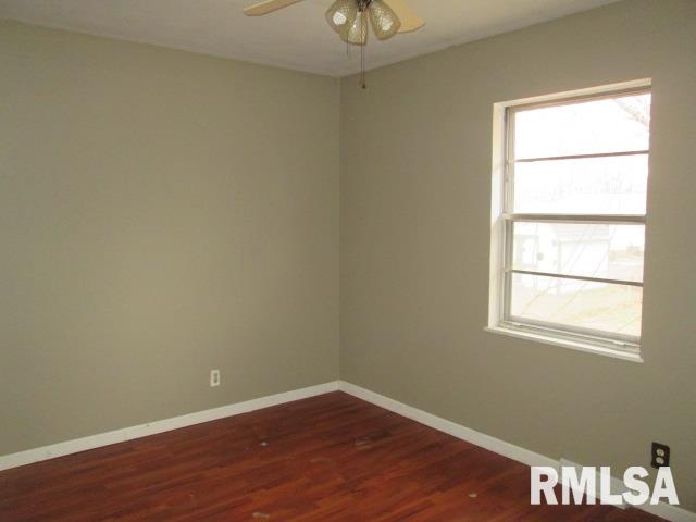6334 North Randwick Road Peoria, IL 61615 - Photo 8 of 13 Gallery Image 8