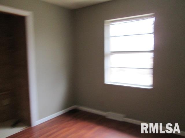 6334 North Randwick Road Peoria, IL 61615 - Photo 9 of 13 Gallery Image 9