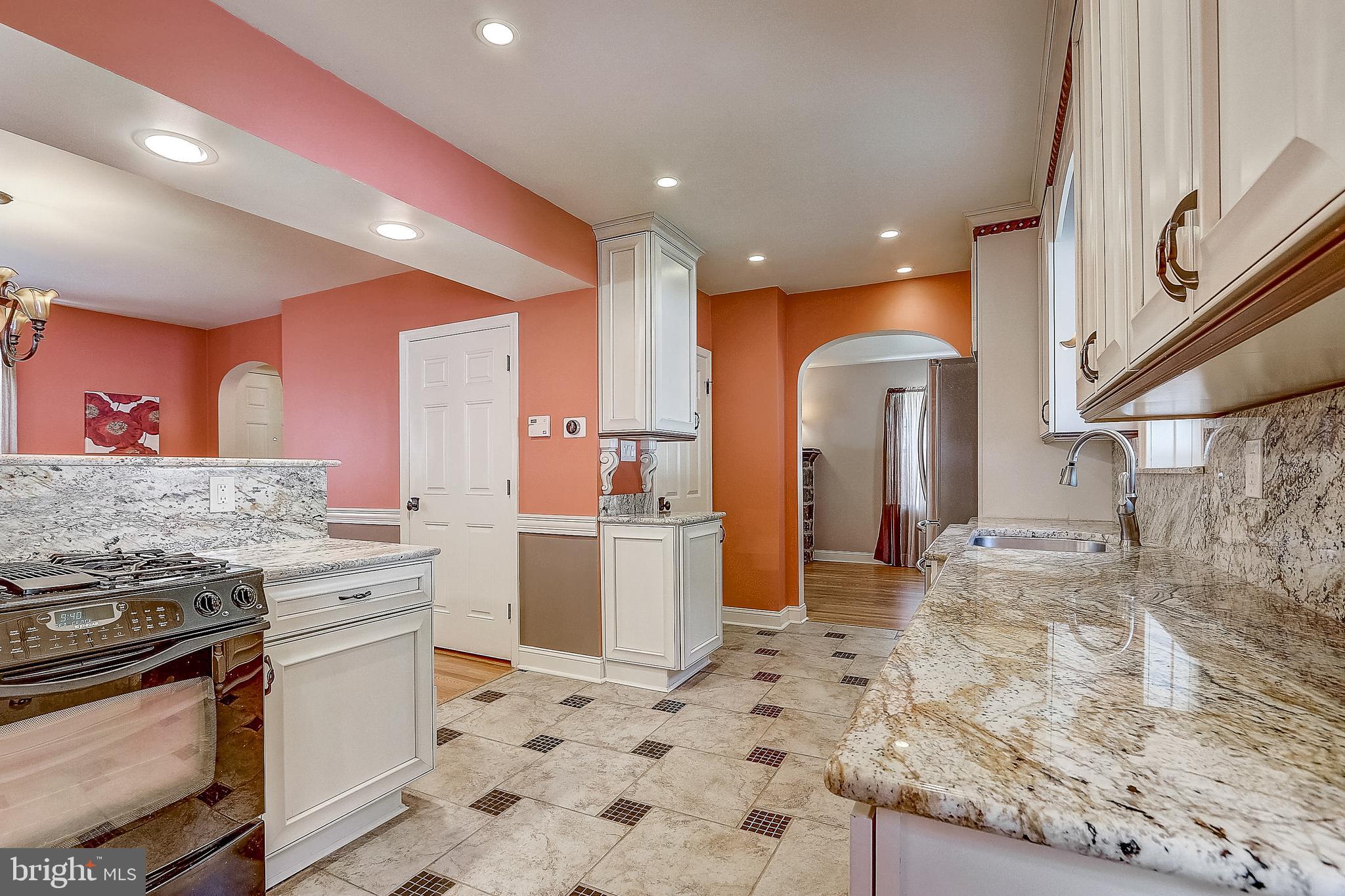 614 Warwick Road Baltimore, MD 21229 - Photo 13 of 44
