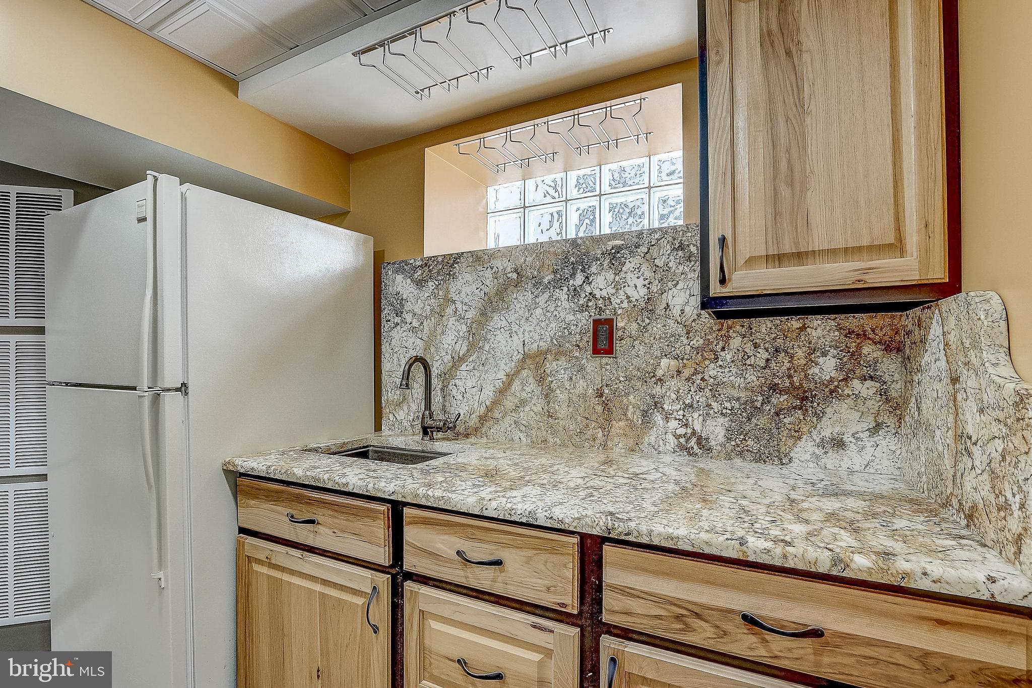 614 Warwick Road Baltimore, MD 21229 - Photo 17 of 44