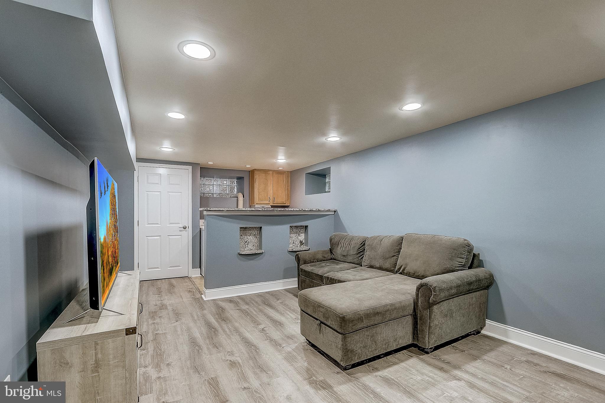 614 Warwick Road Baltimore, MD 21229 - Photo 20 of 44