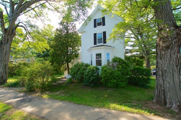 28 Maple Street Hamilton, MA 01982 - Photo 2 of 21