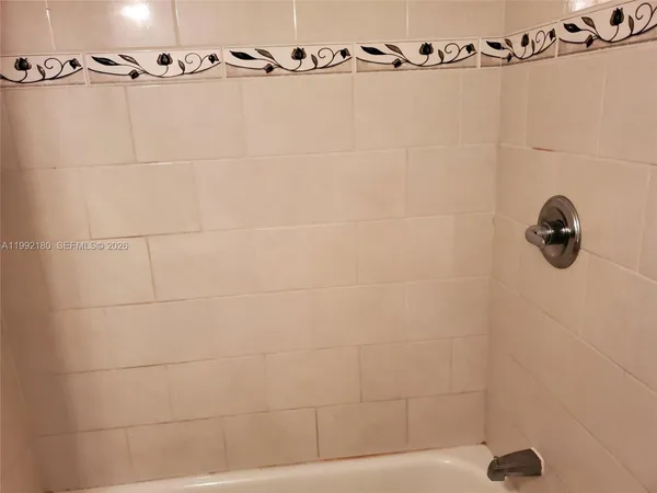 $1,295 | 1916 Coolidge Street, Unit 1, Hollywood, FL 33020